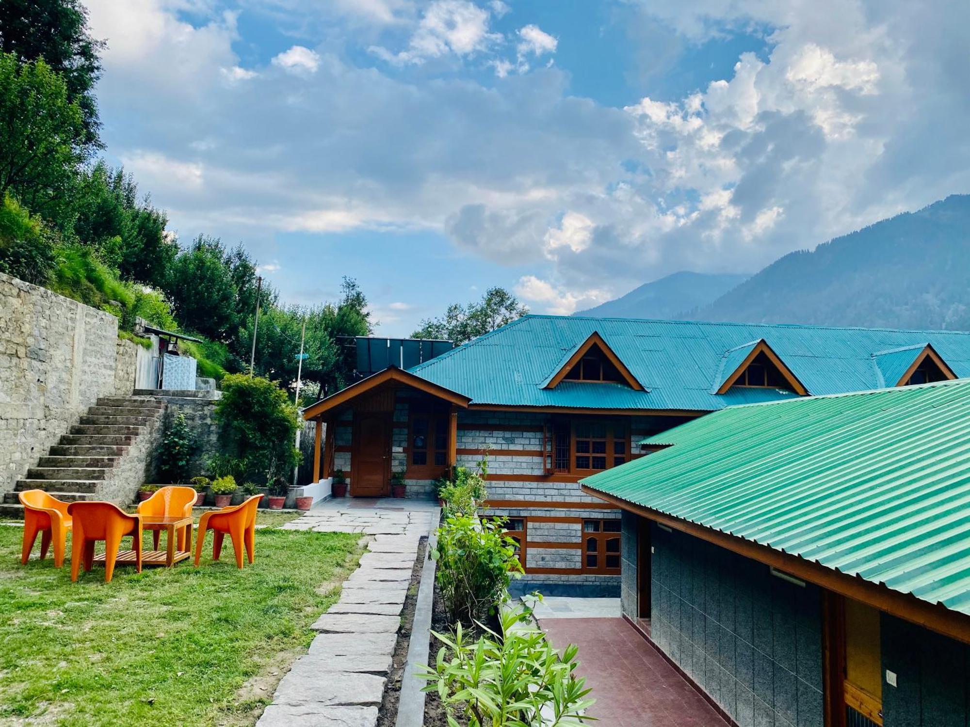 The Four Season Hotel & Resort, Manali - A Blissful View From Rooms Экстерьер фото
