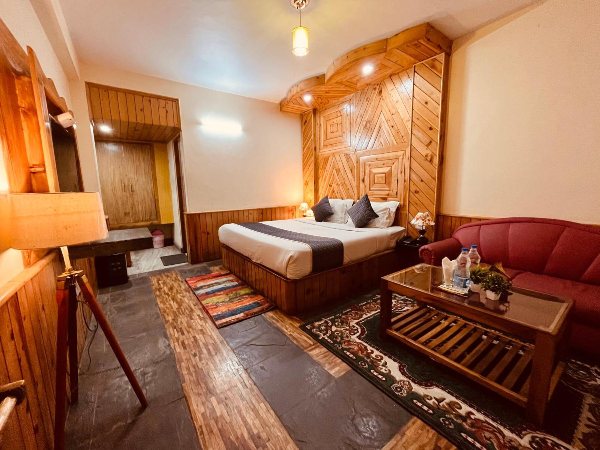 The Four Season Hotel & Resort, Manali - A Blissful View From Rooms Экстерьер фото