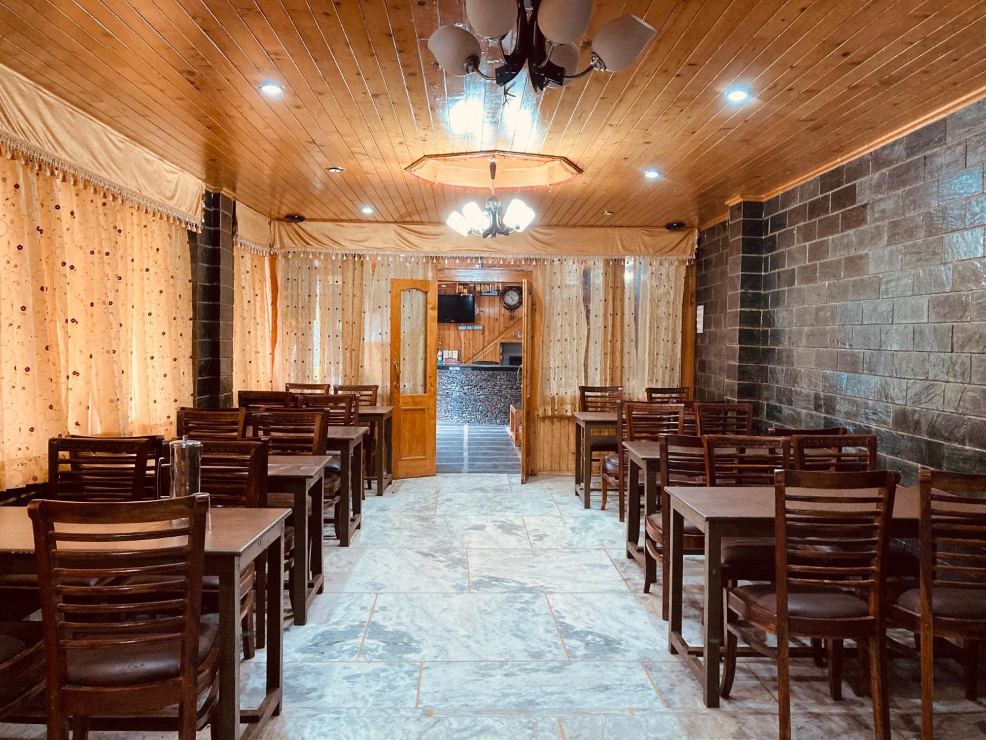 The Four Season Hotel & Resort, Manali - A Blissful View From Rooms Экстерьер фото