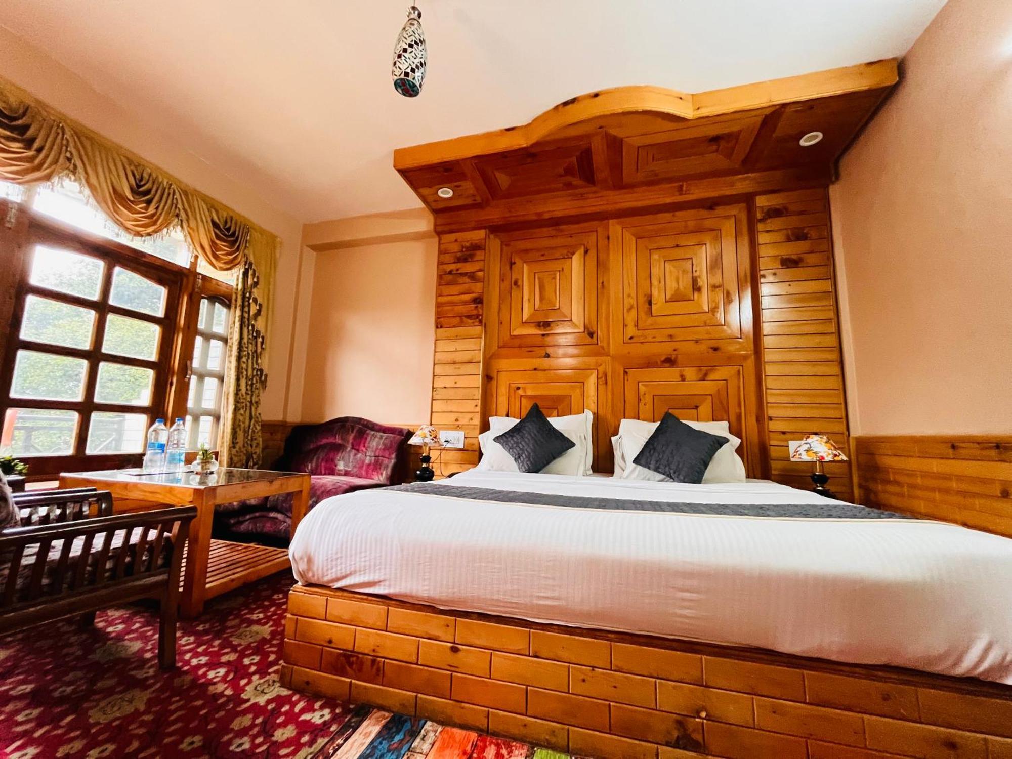 The Four Season Hotel & Resort, Manali - A Blissful View From Rooms Экстерьер фото