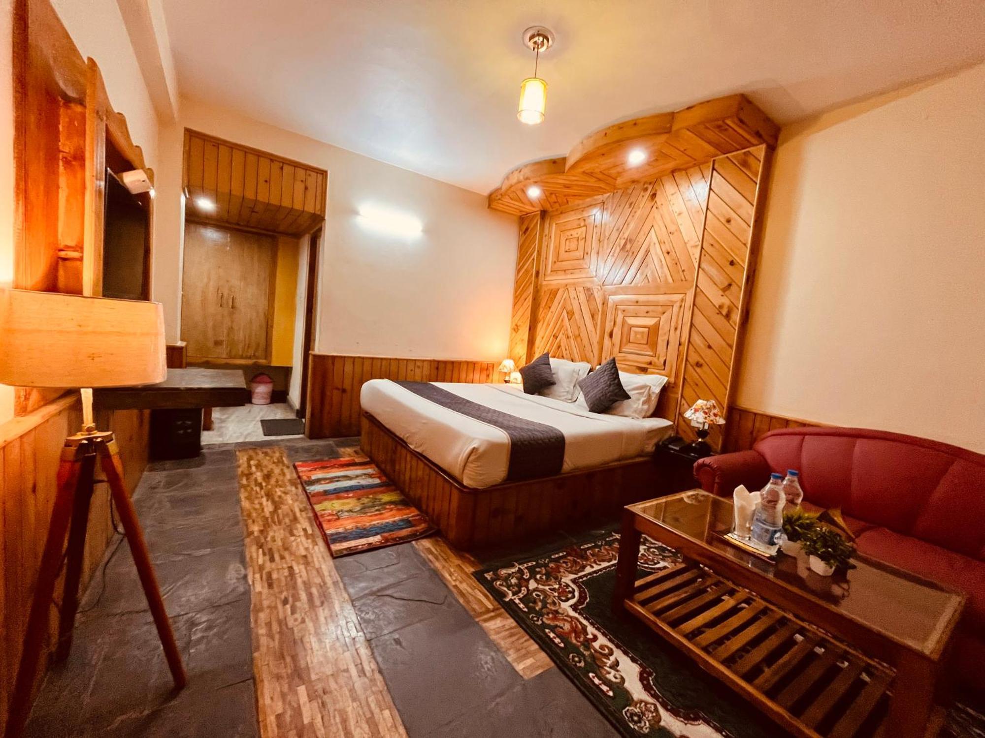 The Four Season Hotel & Resort, Manali - A Blissful View From Rooms Экстерьер фото