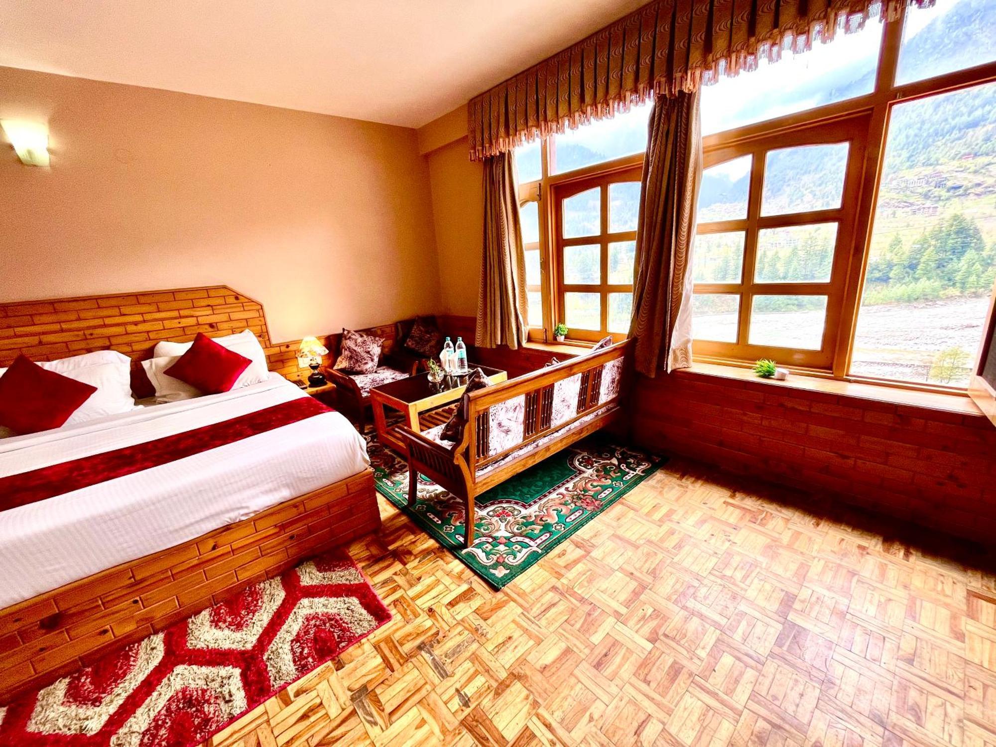 The Four Season Hotel & Resort, Manali - A Blissful View From Rooms Экстерьер фото